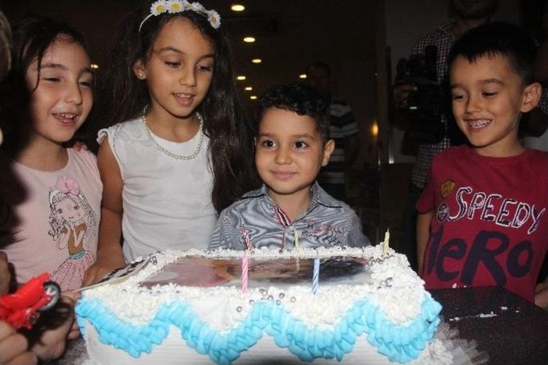 (&ouml;zel Haber) Polisten Başkasının Elinden Yemek Yemeyen Yağız L&ouml;semiyi Yendi