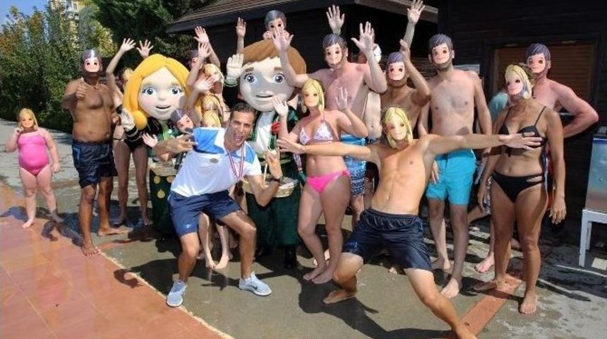 Ece İle Efe, Tatilcilere Expo&rsquo;yu Anlattı