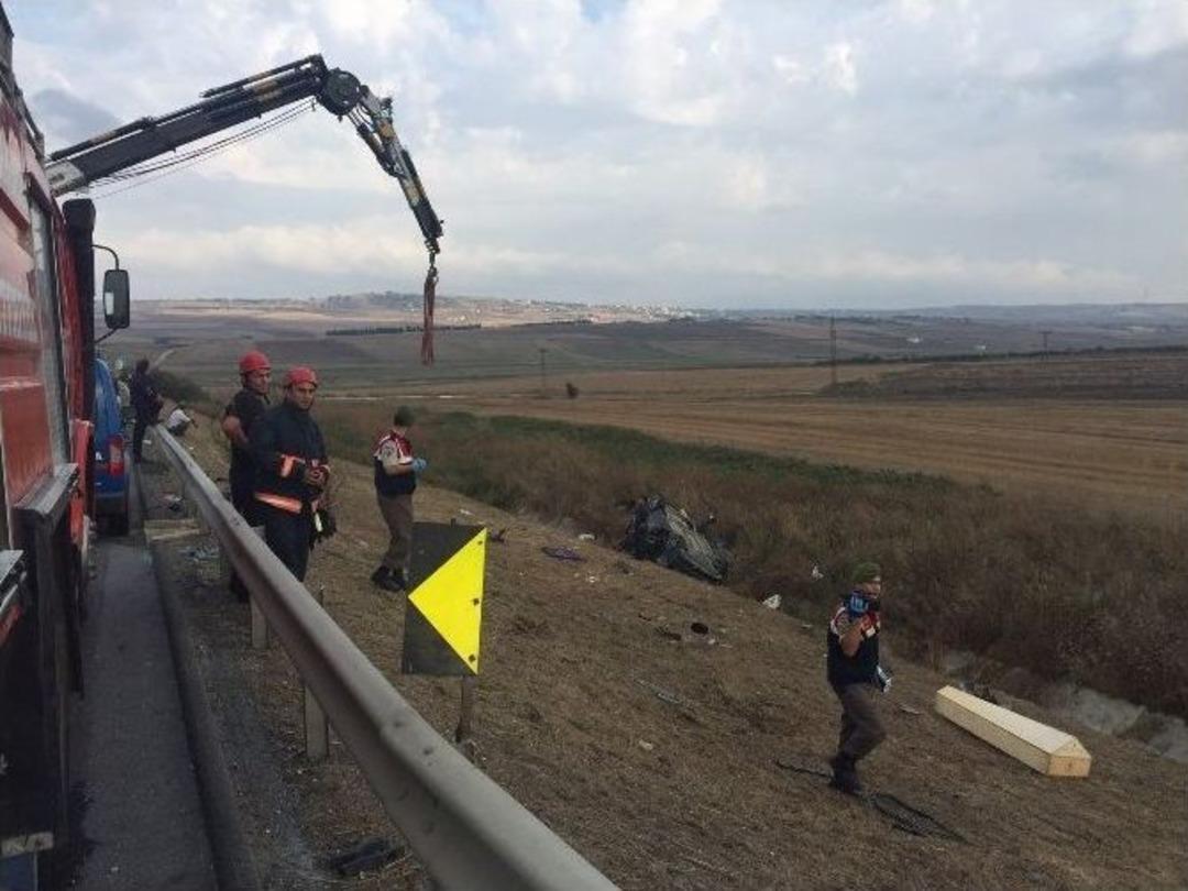 Silivri&rsquo;de Bayram D&ouml;n&uuml;ş&uuml; Feci Kaza: 4 &Ouml;l&uuml;, 2 Yaralı