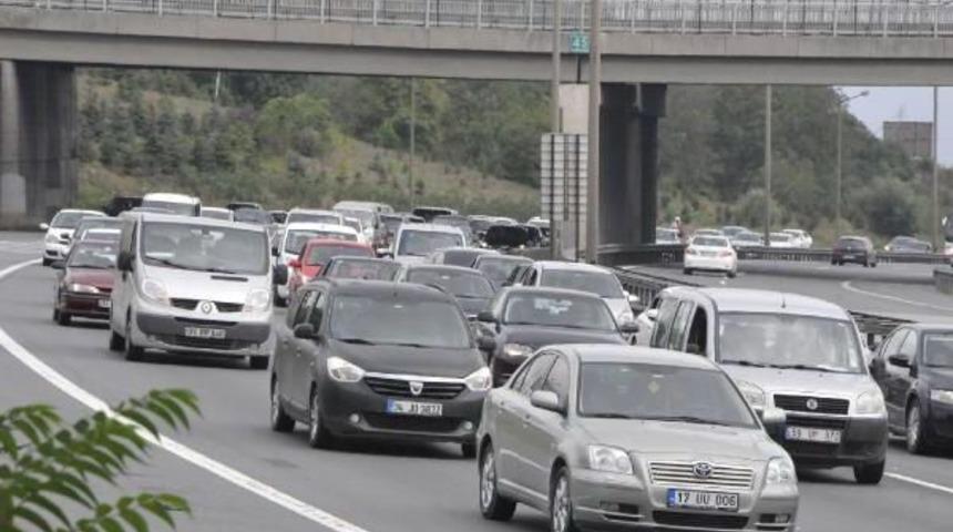 Bayram Tatiline Gidenlerin D&ouml;n&uuml;ş &Ccedil;ilesi (2)