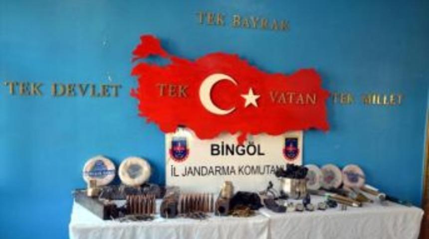 Bing&ouml;l'de Pkk Sığınaklarında Patlayıcılar Ele Ge&ccedil;ti