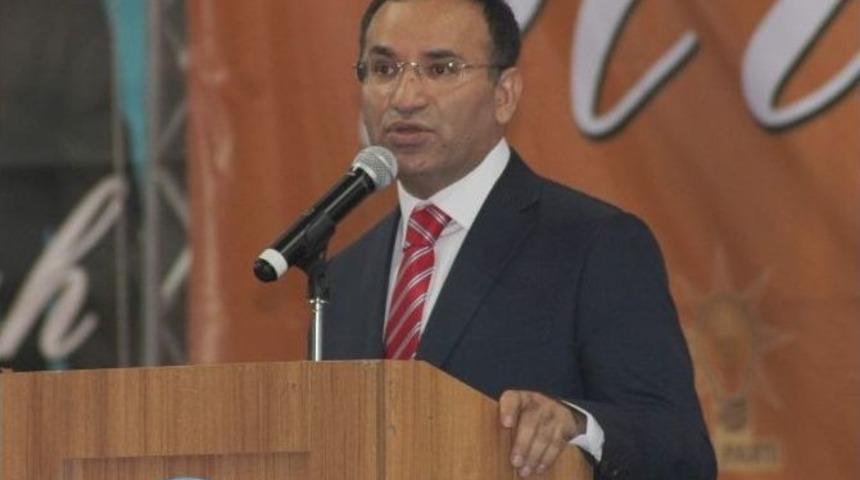 Ak Parti Genel Başkan Yardımcısı Bozdağ, "t&uuml;rkiye&rsquo;de Y&ouml;netebilecekleri H&uuml;k&uuml;metler İstiyorlar"