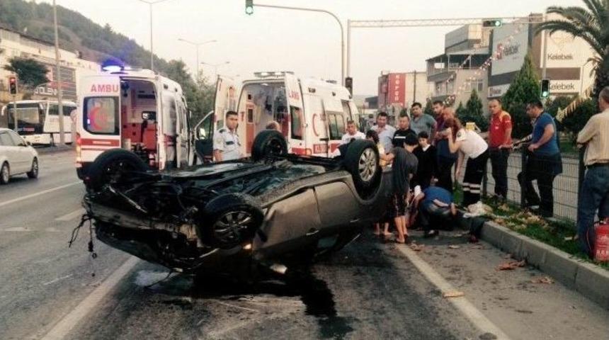 Otomobil Takla Attı: 5 Yaralı
