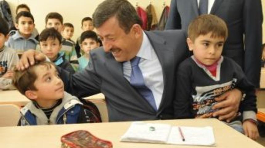 Başkan Karabacak Yeni Eğitim &Ouml;ğretim Yılı İ&ccedil;in Kutlama Mesajı Yayınladı