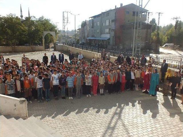 Malazgirt&rsquo;te İlk Ders Zili &Ccedil;aldı 1