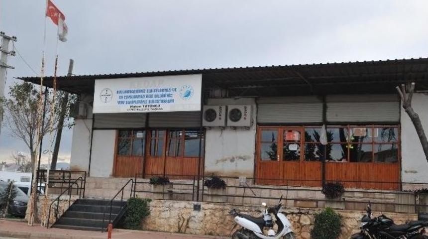 Sel&ccedil;uklu Mimarisinde Yardım Merkezi