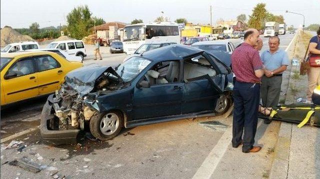 Zincirleme Trafik Kazasında 4 Kişi Yaralandı