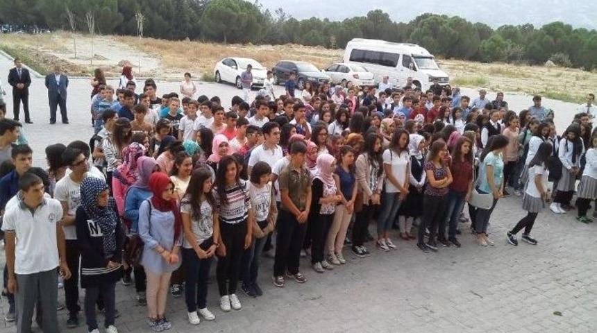 Selendi&rsquo;de İlk Ders Zili &Ccedil;aldı