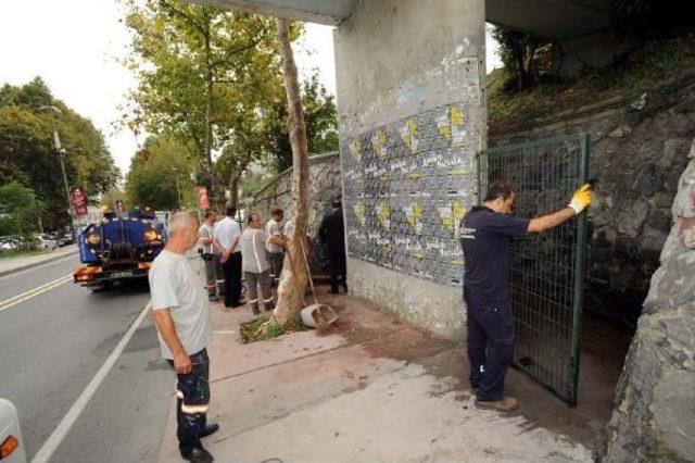 Şişli'de Taksicilerin Seyyar Tuvaleti Haline Gelen Üstgeçit, Parfümlü Sularla Yıkanıp Kapatıldı