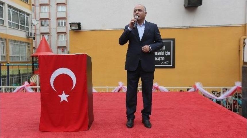 Sahnede Heyecandan H&uuml;ng&uuml;r H&uuml;ng&uuml;r Ağladı