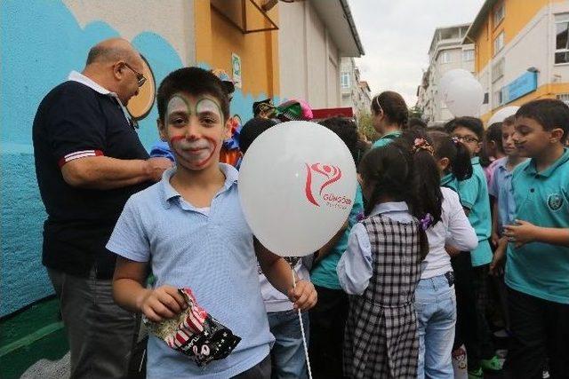 Sahnede Heyecandan Hüngür Hüngür Ağladı