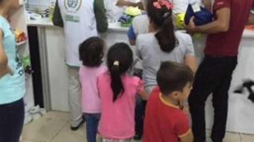 Doğu Batı Kardeşliği Projesi 280 Yetimi Sevindirdi