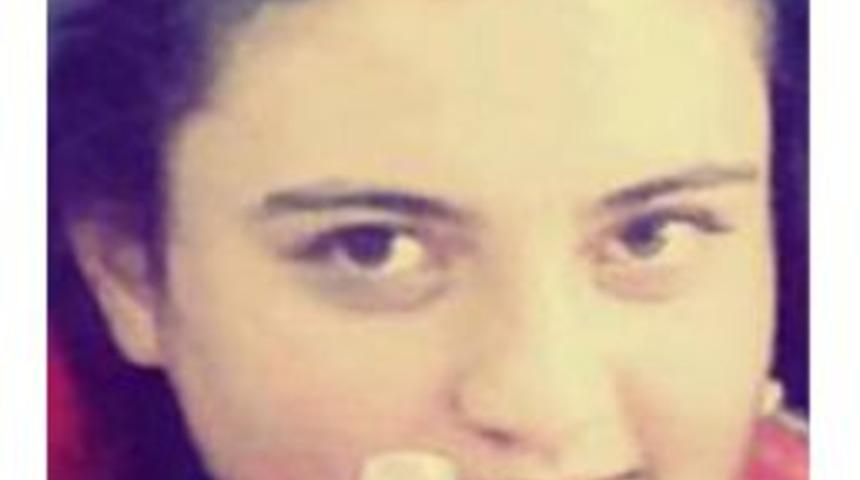 18 Yaşındaki Kız Incir Ağacına Kendini Astı