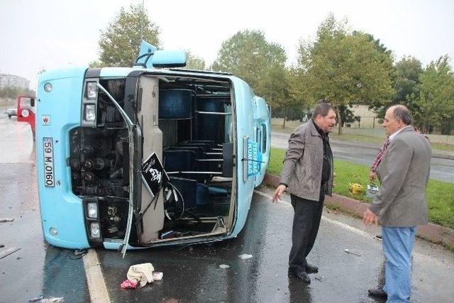 Tekirdağ’da Yolcu Minibüsü Devrildi: 7 Yaralı