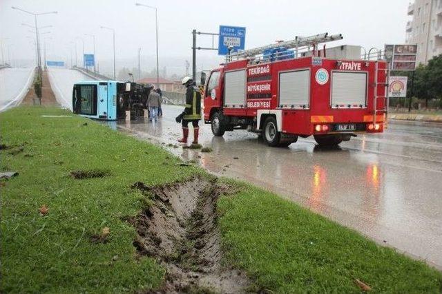 Tekirdağ’da Yolcu Minibüsü Devrildi: 7 Yaralı