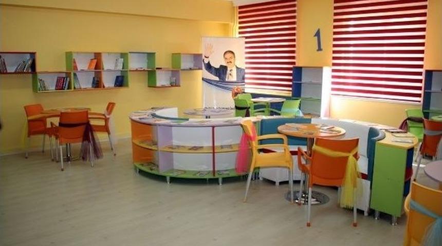 Başkan Din&ccedil;, Yeni Eğitim Ve &Ouml;ğretim Yılını Z K&uuml;t&uuml;phane İle A&ccedil;tı