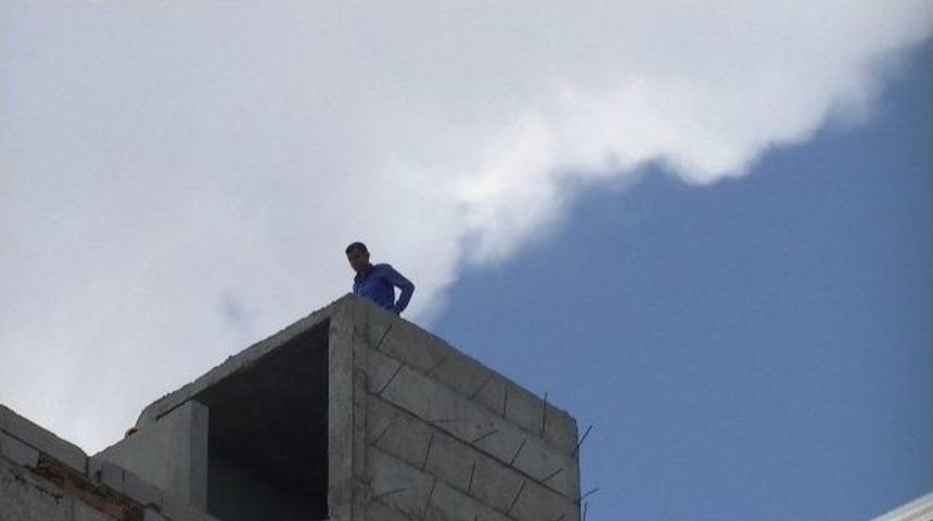 İntihara Kalkışan Şahsı Kaymakam İkna Etti