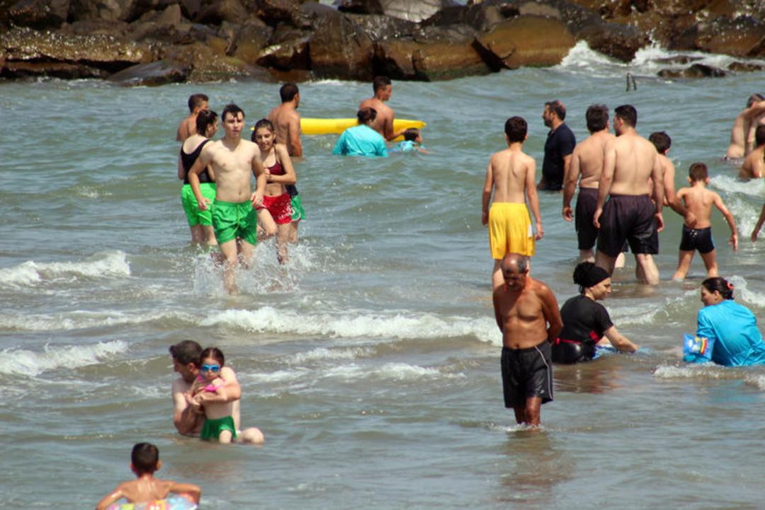 O ilde denize girmek yasaklandı! 4 bin 500 kişi hastanelik oldu