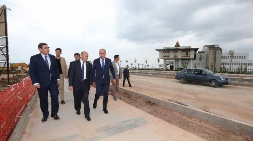 Bilim Sanayi Ve Teknoloji Bakanı Fikri Işık: