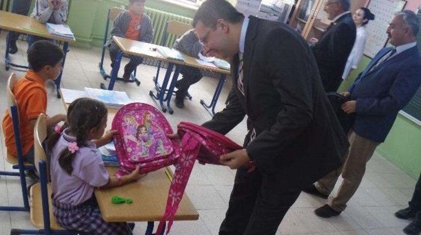 İn&ouml;n&uuml; Belediyesi&rsquo;nden &Ccedil;ocuklara Okul Hediyesi