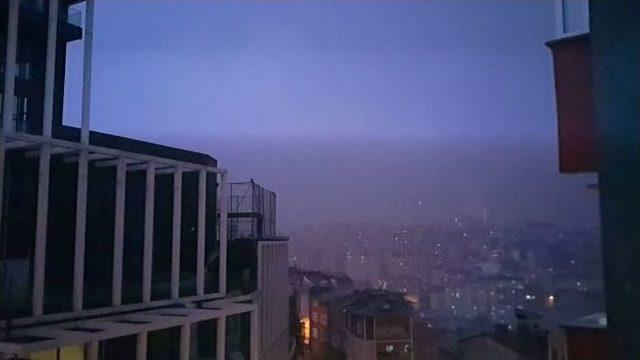 İstanbul&rsquo;da Beklenen Sağanak Yağış Başladı 1