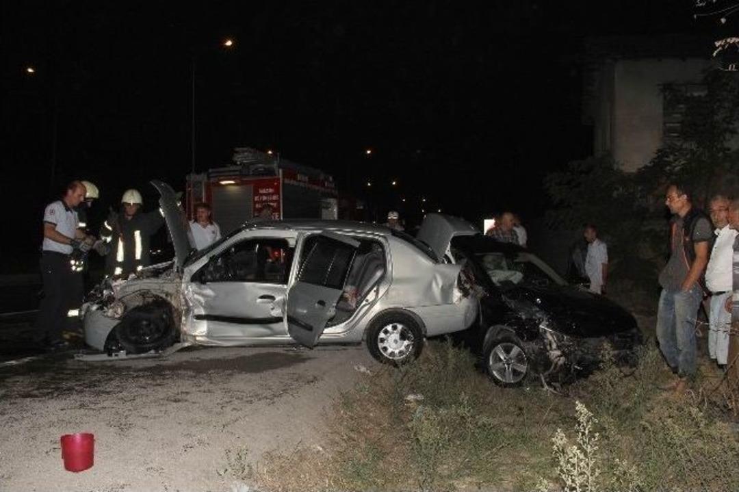 Hastane D&ouml;n&uuml;ş&uuml; Kaza: 5 Yaralı