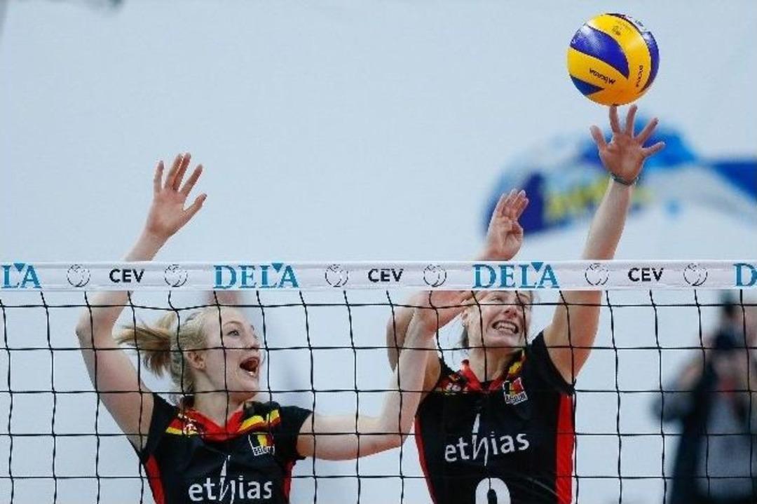 Milliler, 2015 Cev Dela Avrupa Bayanlar Voleybol Şampiyonası&rsquo;nda &Ccedil;eyrek Finalde