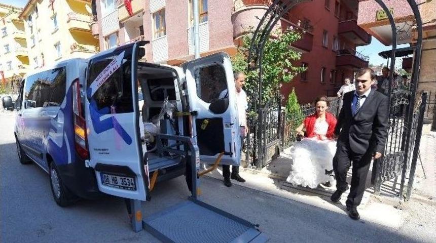 Asans&ouml;rl&uuml; Engelli Aracı, Gelin Arabası Oldu