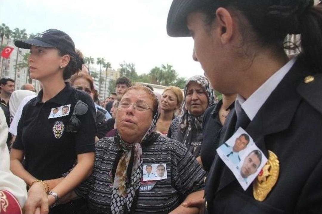 Şehit Polislere G&ouml;z&uuml;yaşlı Veda