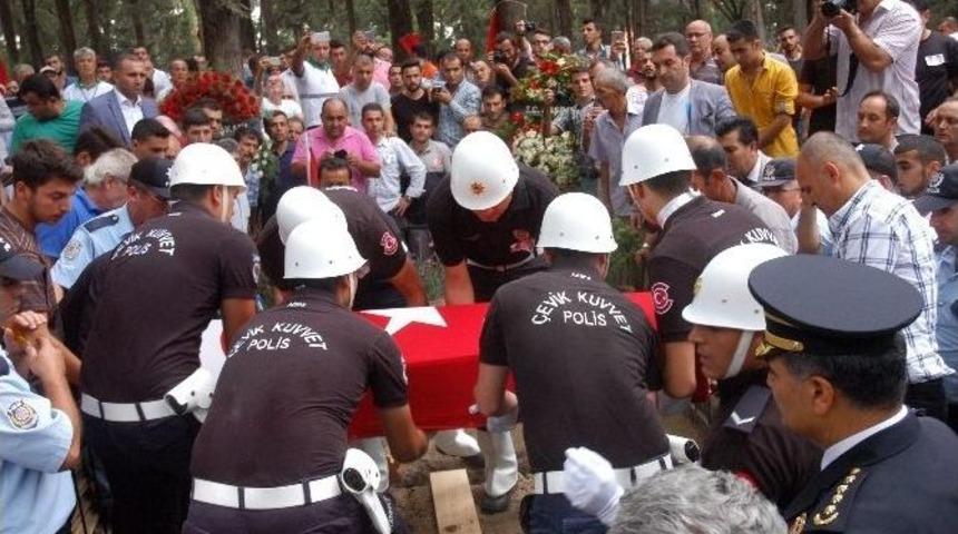 Şehit Polis &Ccedil;akır Toprağa Verildi
