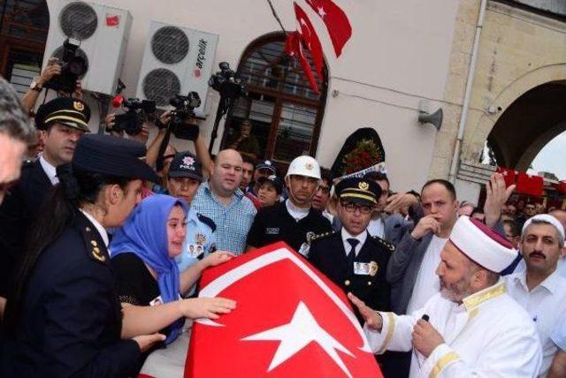 Adana 2 Polis Şehidini Uğurlarken Yakınları Tepkilerini Haykırdı (3)