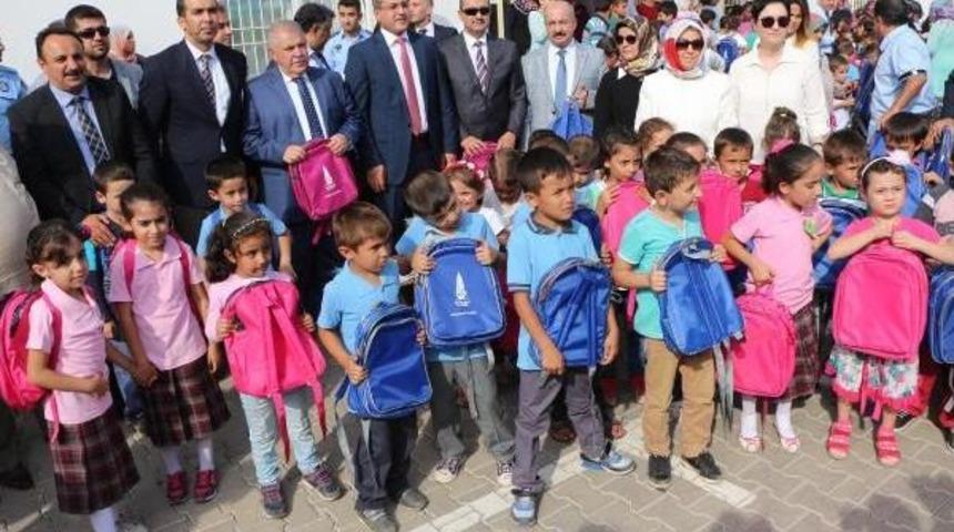 Kahramanmaraş'ta 6 Bin &Ouml;ğrenciye &Ccedil;anta Ve Kırtasiye Malzemesi