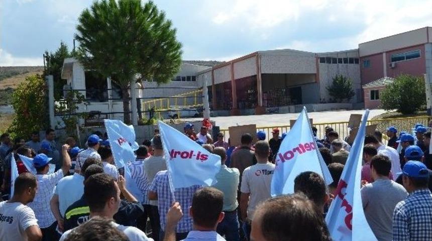 İzmir&rsquo;de İş&ccedil;iler Fabrika &Ouml;n&uuml;nde Direniş &Ccedil;adırı Kurdu