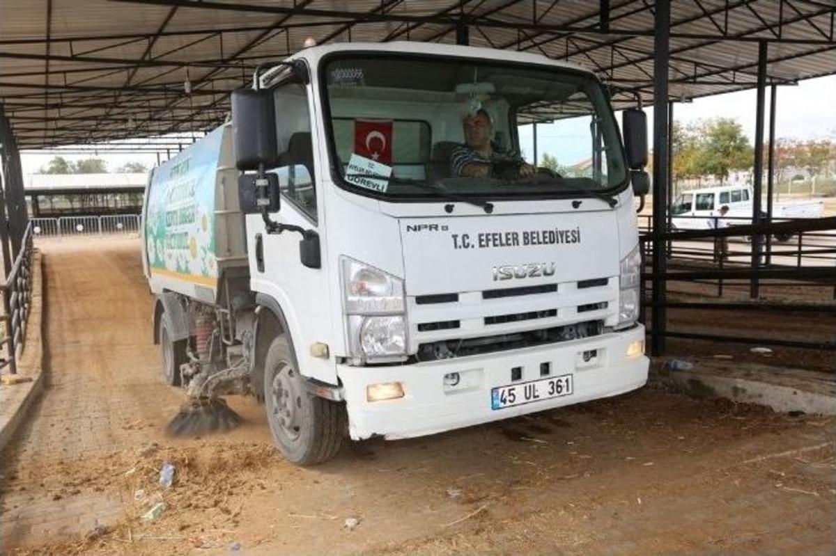 Efeler Belediyesi, Kentin Temizliğine &Ouml;nem Veriyor