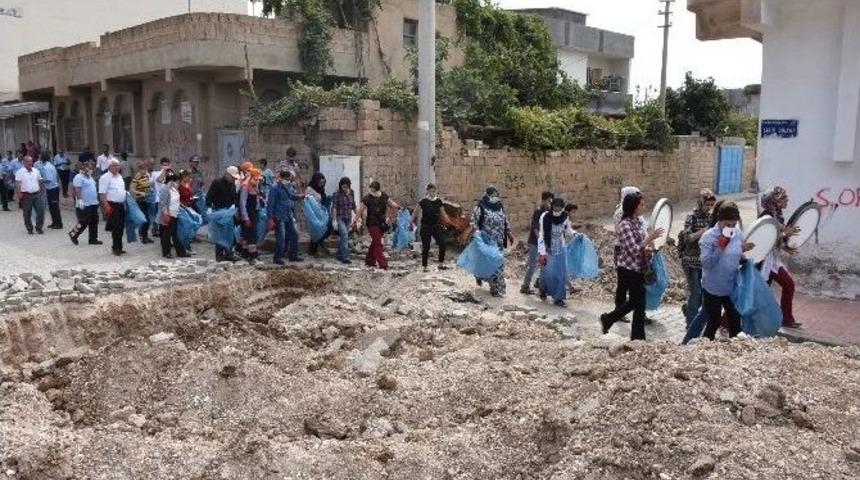 Nusaybin&rsquo;de Barikat Kurulan Mahalleler İ&ccedil;in Temizlik Kampanyası Başlatıldı