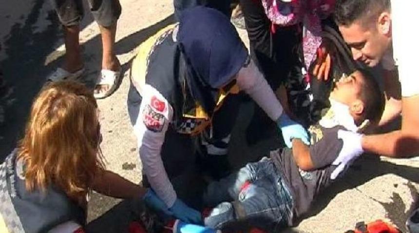 Hafif Ticari Aracın &Ccedil;arptığı &Ccedil;ocuk Yaralandı