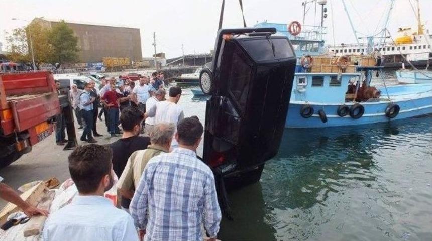 İnebolu&rsquo;da Otomobil Denize U&ccedil;tu