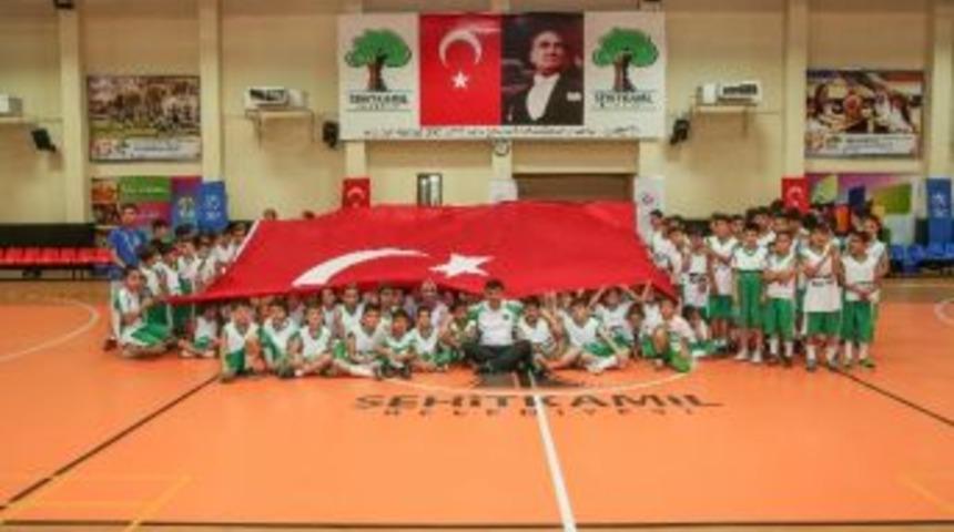 Şehitkamil T&uuml;rk Sporuna 25 Bin Lisanslı Sporcu Kazandırdı