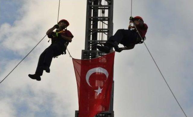 İtfaiye Erlerinin Tatbikatı Belediye Başkanını Kızdırdı