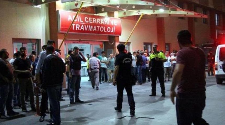 Batman'da Polis Aracına Pkk Saldırısı; Yaralılar Var