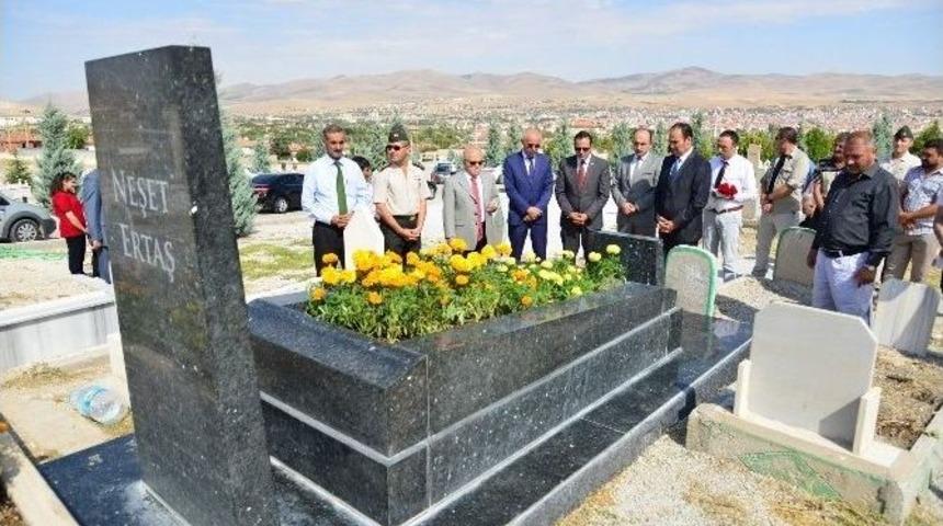Bozkırın Tezenesinin Hayatı Tiyatro İle Anlatıldı