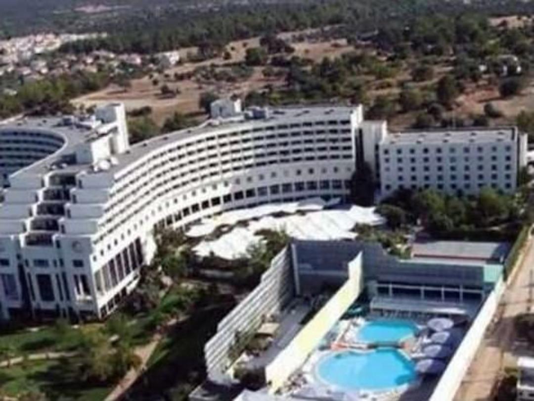 &Uuml;nl&uuml; Otele Haciz İşlemi