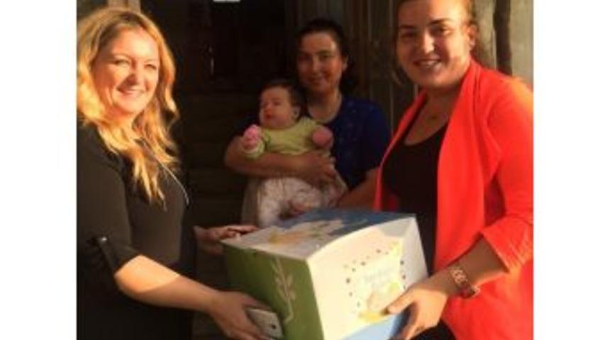 Ak Parti&rsquo;den Annelere Bebek &Ccedil;antası S&uuml;rpriz