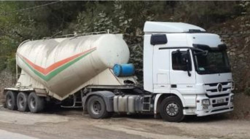Beton Mikserinde 40 Bin Paket Ka&ccedil;ak Sigara Ele Ge&ccedil;irildi