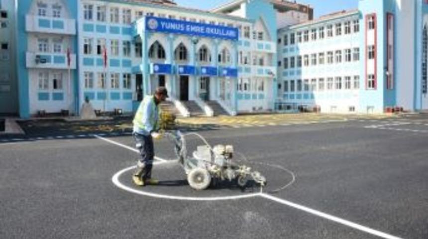 B&uuml;y&uuml;kşehir&rsquo;in Okullara Desteği S&uuml;r&uuml;yor