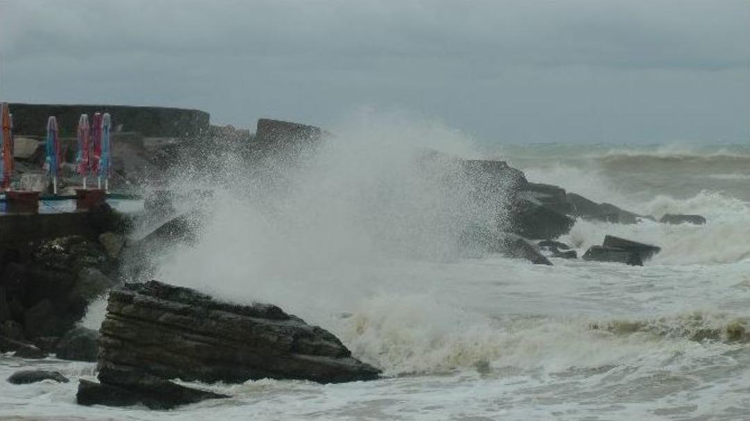 Ak&ccedil;akoca&rsquo;da Fırtına Etkili Oldu