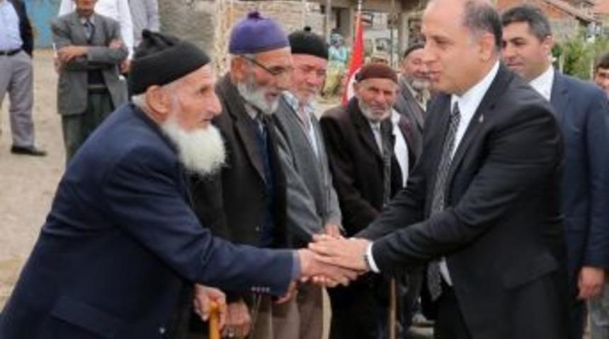 Vali &Ccedil;omaktekin&rsquo;den D&uuml;nya Yaşlılar G&uuml;n&uuml; Mesajı