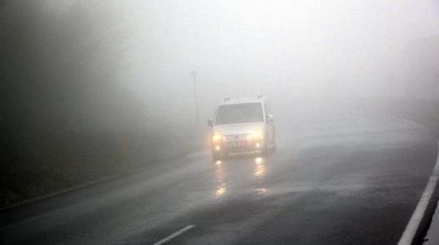 Bolu Dağı'nda Yağmur Ve Sis Ulaşımı Yavaşlattı