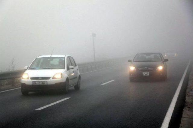 Bolu Dağı'nda Yağmur Ve Sis Ulaşımı Yavaşlattı