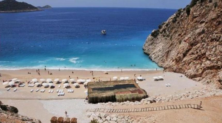 Yargı, D&uuml;nyaca &Uuml;nl&uuml; Plajda Betona 'dur' Dedi